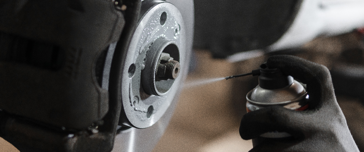 Penting! Simak Fungsi Brake Cleaner Pada Mobil